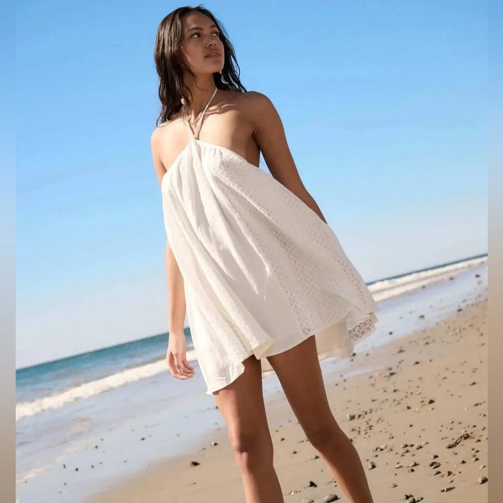 AMYLYNN Poplin Halter Swing Mini Dress in White Size M